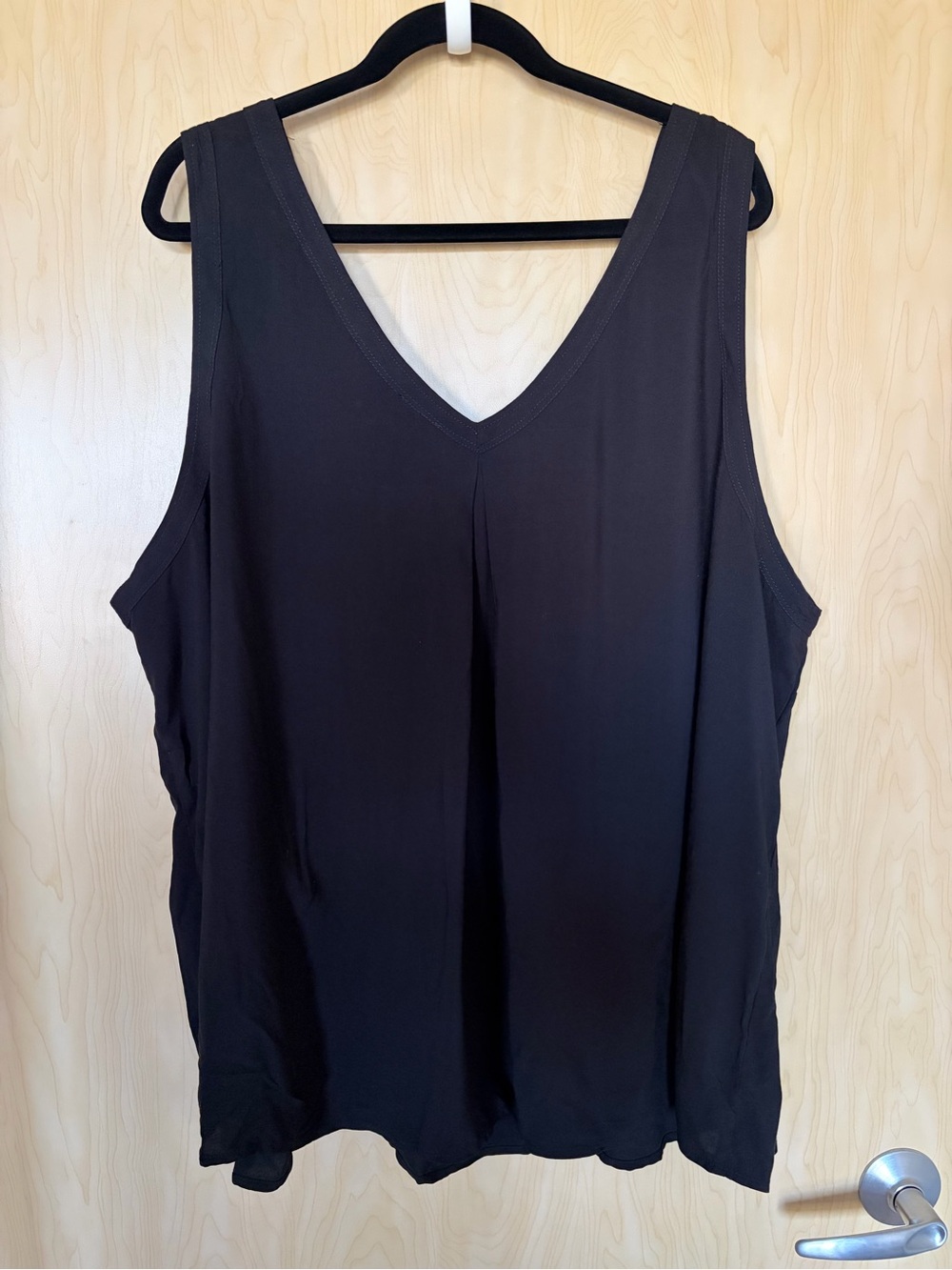 torrid Black V-Neck Sleeveless Flowing Blouse plus size 4X NWT